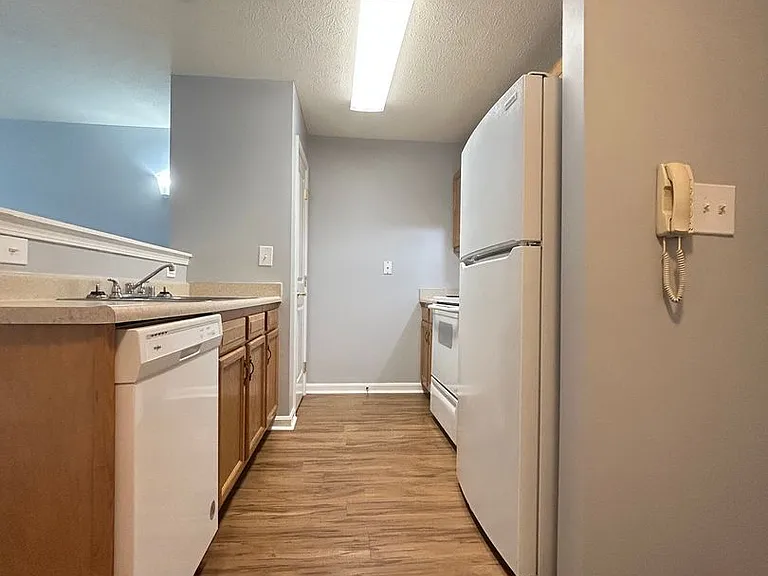 Rowan Place Apartments — Photo 19
