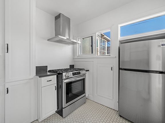 3rd image of 49 Paloma Ave #E