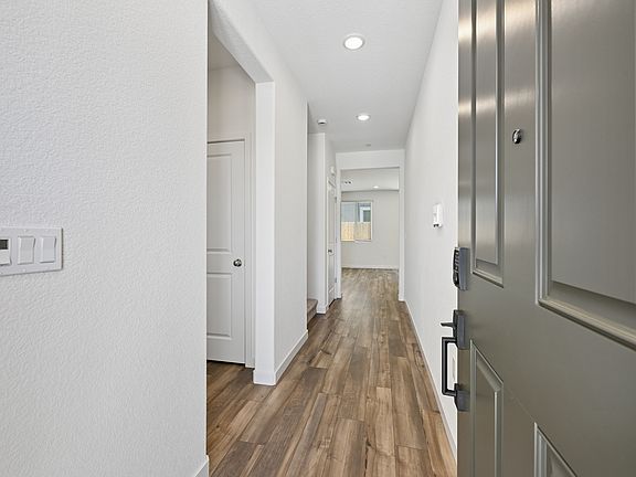 2nd image of 1035 Telford St