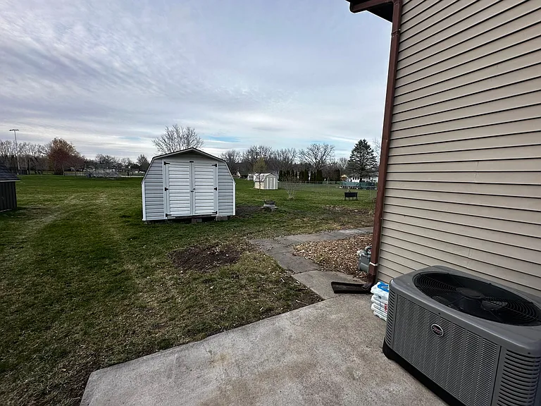 1105 E Pl #B — Photo 9