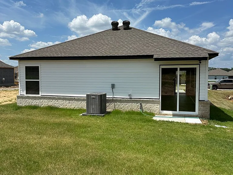 10316 Debbie Dr N — Photo 17