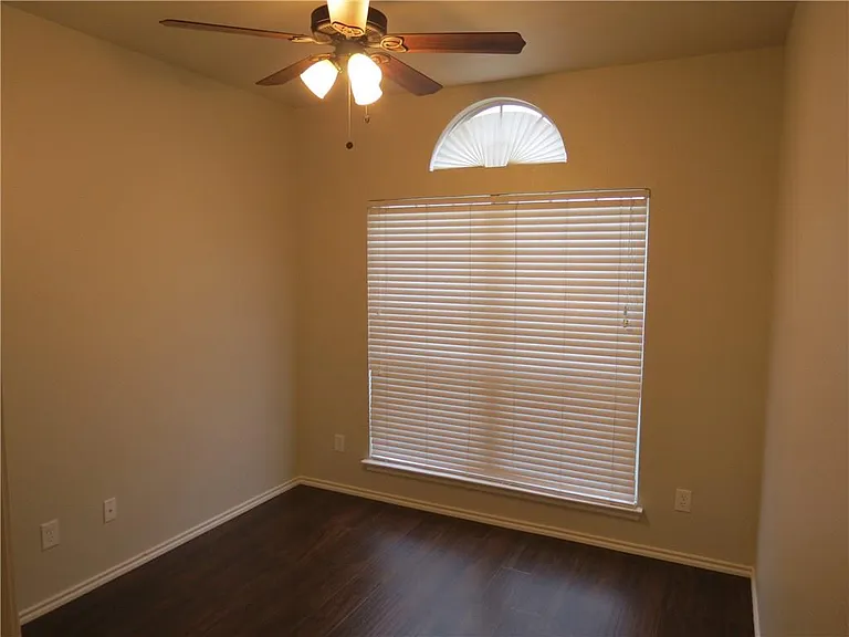 8004 Ranchvale Ln — Photo 20