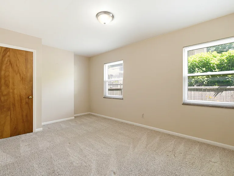 Second bedroom.