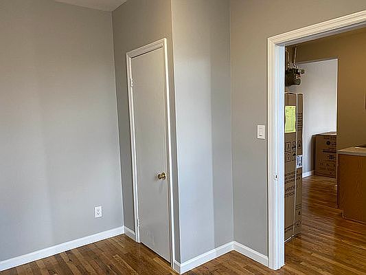 5th image of 1571 Lexington Ave APT 29