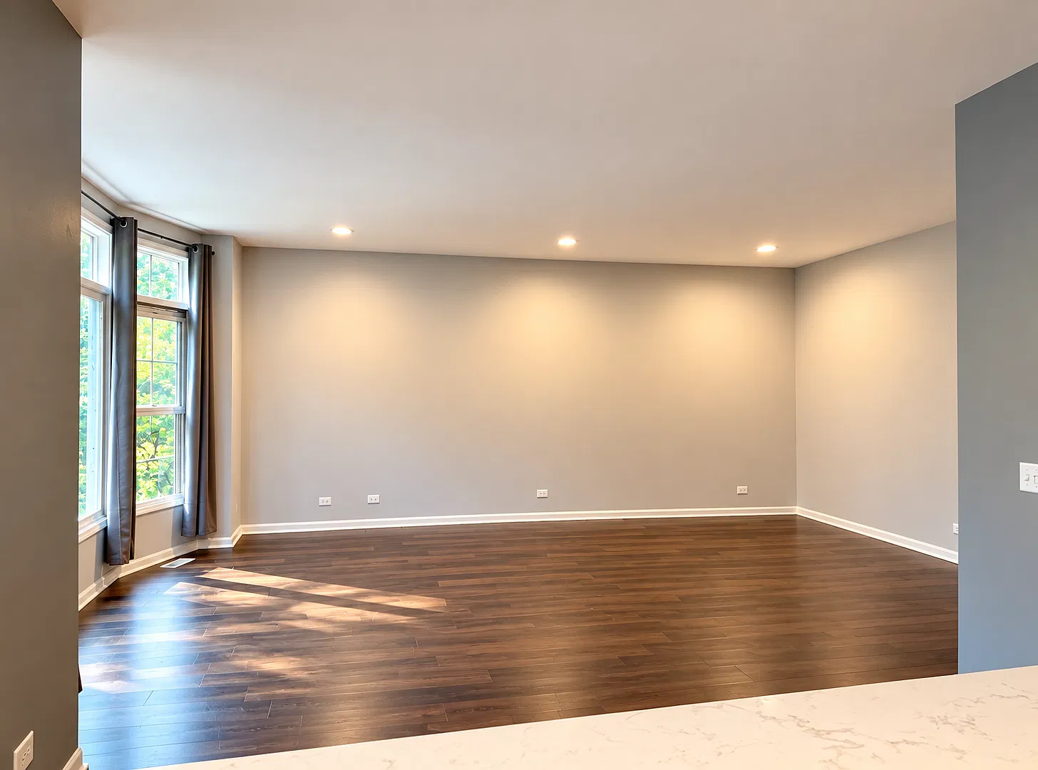 2 bed, 2.5 bath, 1900 sqft, $2,800 — Photo 3