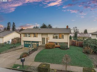 12823 NE Morris St, Portland, OR 97230