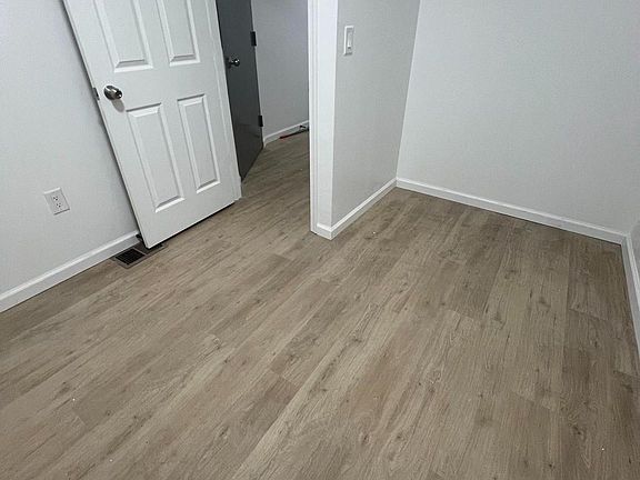 4th image of 4422 Locust St #2