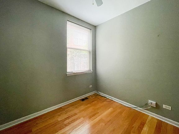 5th image of 757 W Evergreen Ave #A