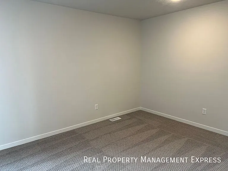5516 S Huntwood Ave — Photo 15