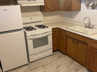 959 8th Ave APT 8, Grafton, WI 53024