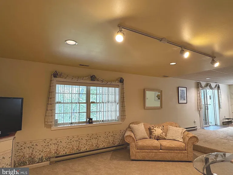 8268 Rippling Branch Rd — Photo 9