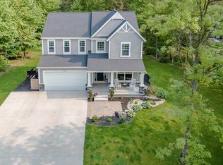 16843 Cricket Ct, Grand Haven, MI 49417