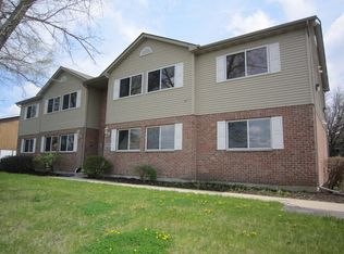 821 Anita Ave APT D, Antioch, IL 60002