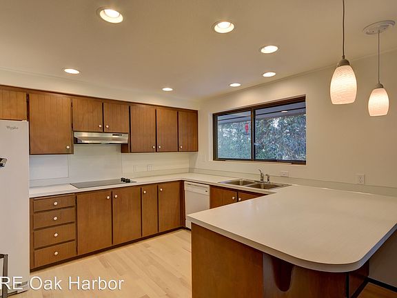 5th image of 2172 Madrona Way