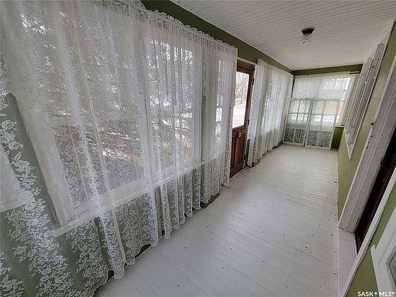 3rd image of 413 3rd St W