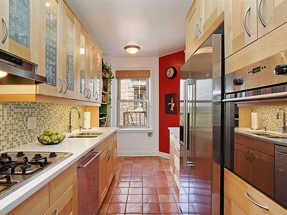 3rd image of 4835 43rd St APT 6A