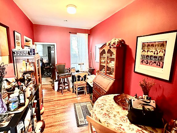 4th image of 3653 Calumet St Floor 1
