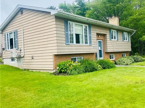 970 Frampton Ln, Moncton, NB E1G 1M8