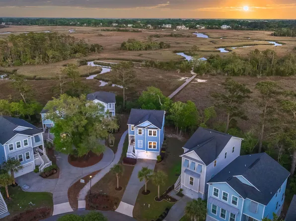 808 Forrest Dr, Daniel Island, SC 29492