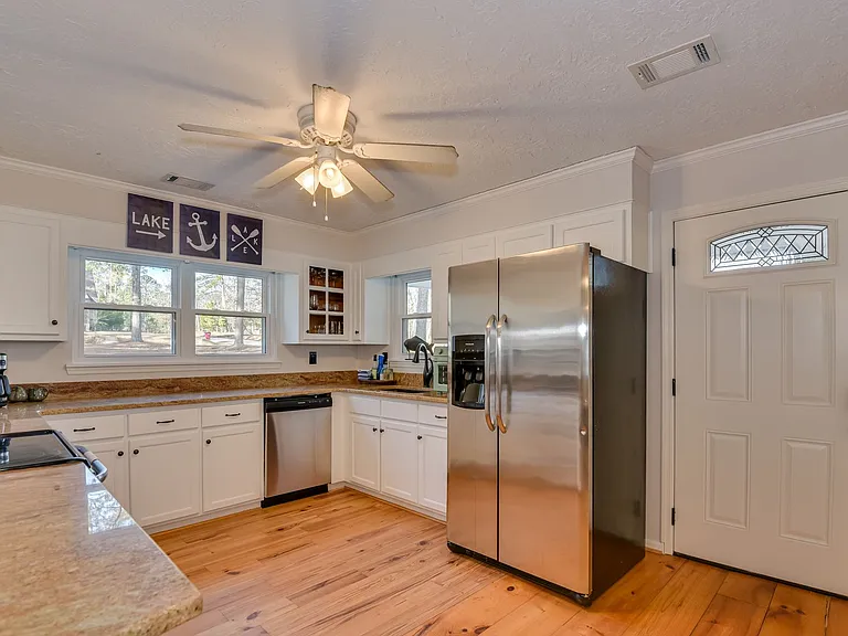 1136 Jamaica Ave — Photo 5