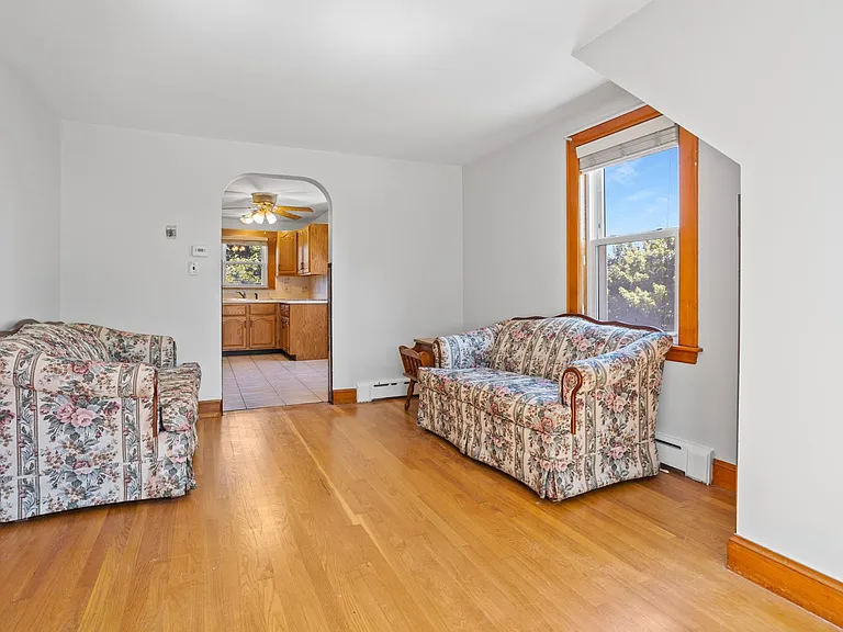17 Benson Ave #2 — Photo 4