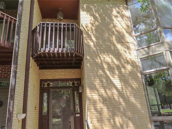 4th image of 1233 Botetourt Gdns