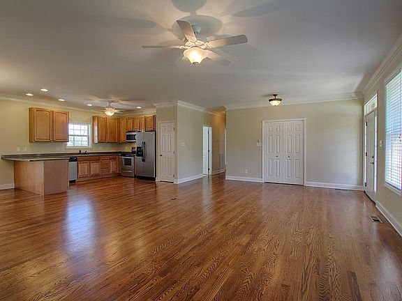 4th image of 4819 Tomache Dr