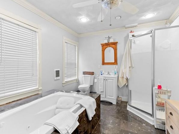 110 Pleasant St APT 1