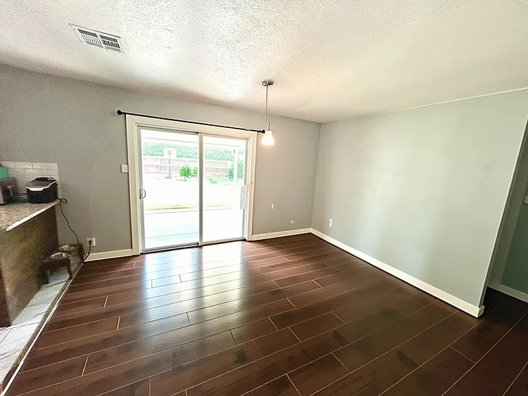 4111 Judivan — Photo 7