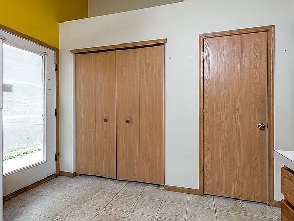 3rd image of 5808 Bay Harbor Dr
