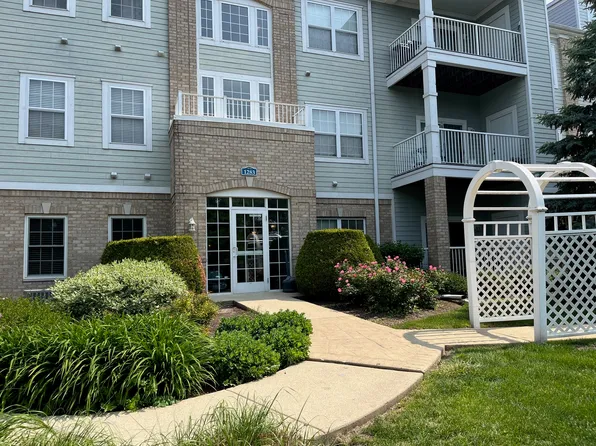 1283 W Lake St APT 106, Addison, IL 60101