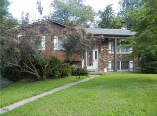 1006 Government Rd, Irwin, PA 15642