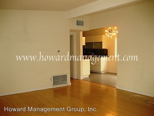 2nd image of 2527 Abbot Kinney Blvd