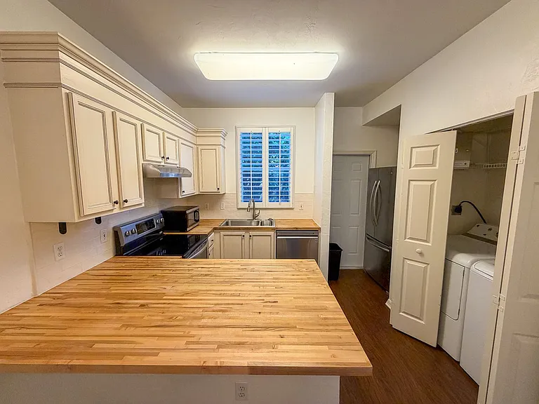 3521 SW 30th Way #105 — Photo 7