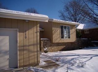 129 Woodbridge Ln, Kansas City, MO 64145