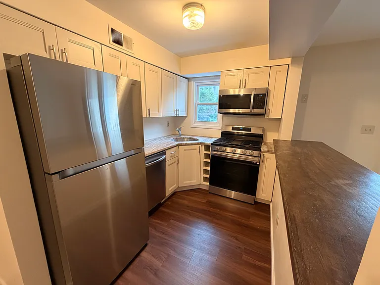 349 Gorge Rd #2 — Photo 6