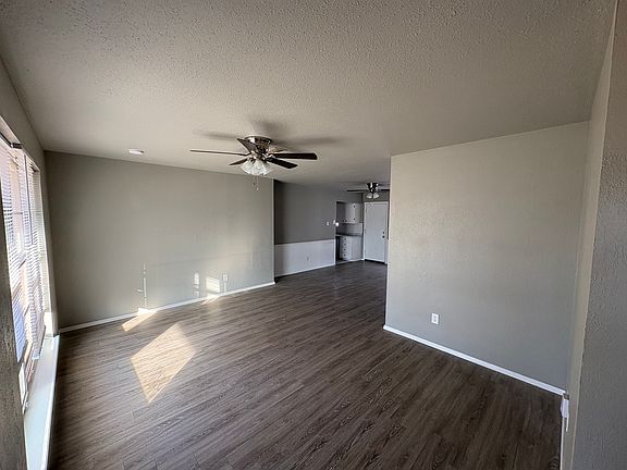 3rd image of 3425 Teckla Blvd