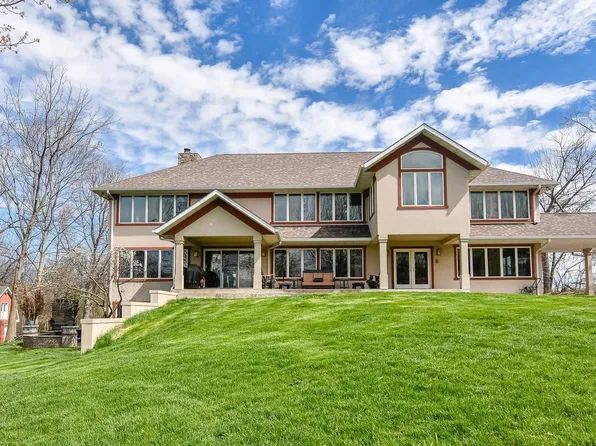 1403 W Olive St, Marshalltown, IA 50158