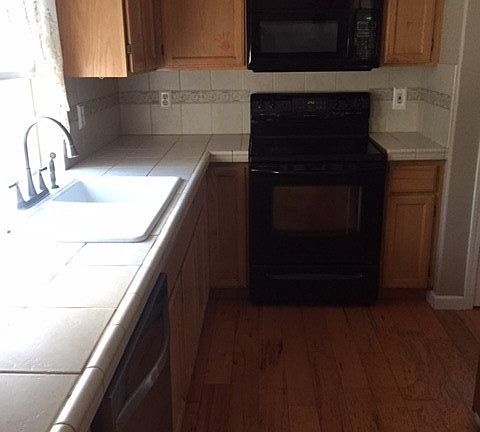 4th image of 10405 Brighton St SE