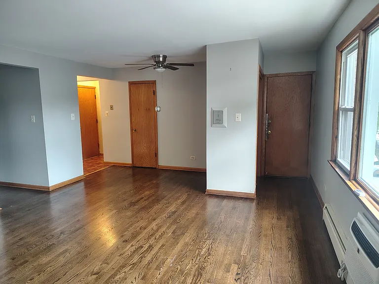3601 S Damen Ave #3B — Photo 4