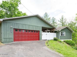 1613 Sam McCarter Way, Sevierville, TN 37876