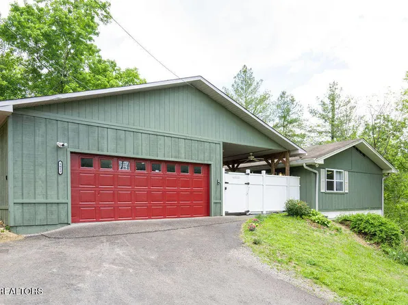 1613 Sam McCarter Way, Sevierville, TN 37876