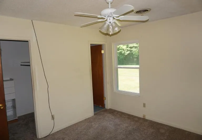2802 Auburn St — Photo 15