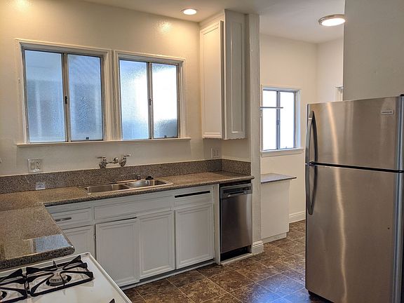 3rd image of 5003 Echo St