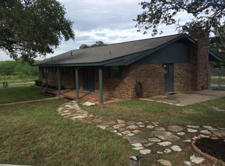 1047 County Road 223, Floresville, TX 78114