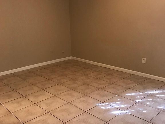 5th image of 510 Percival St