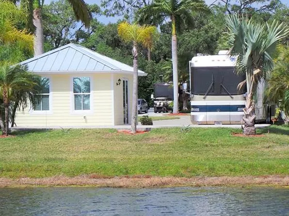 3126 E Riverbend Resort Blvd, Labelle, FL 33935