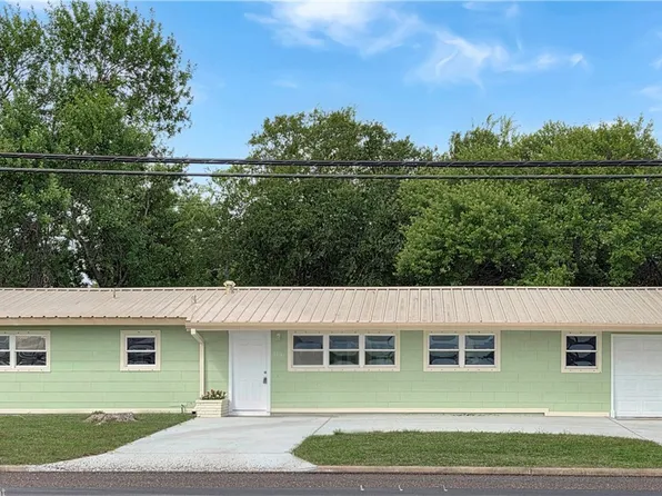 1021 N Virginia St, Port Lavaca, TX 77979