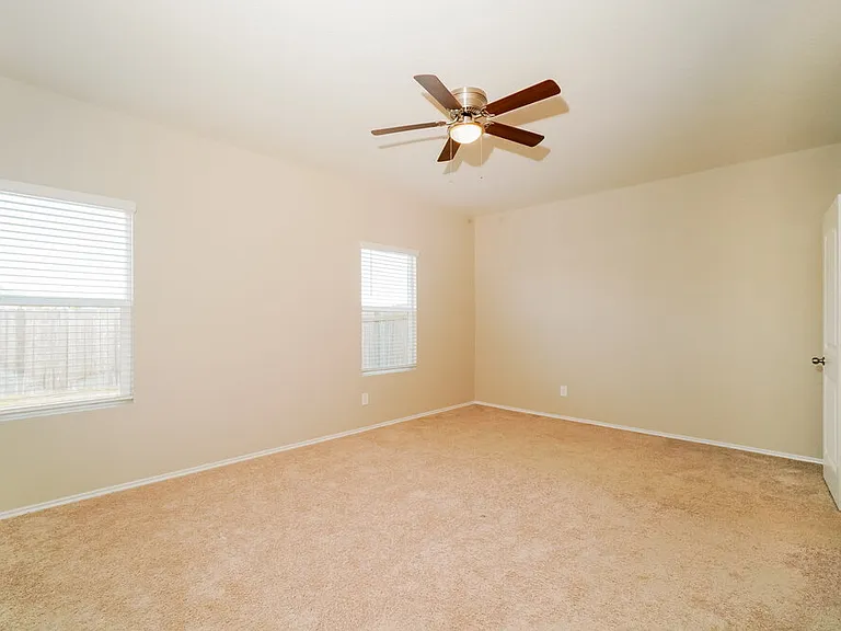 775 Monarch Dr — Photo 13