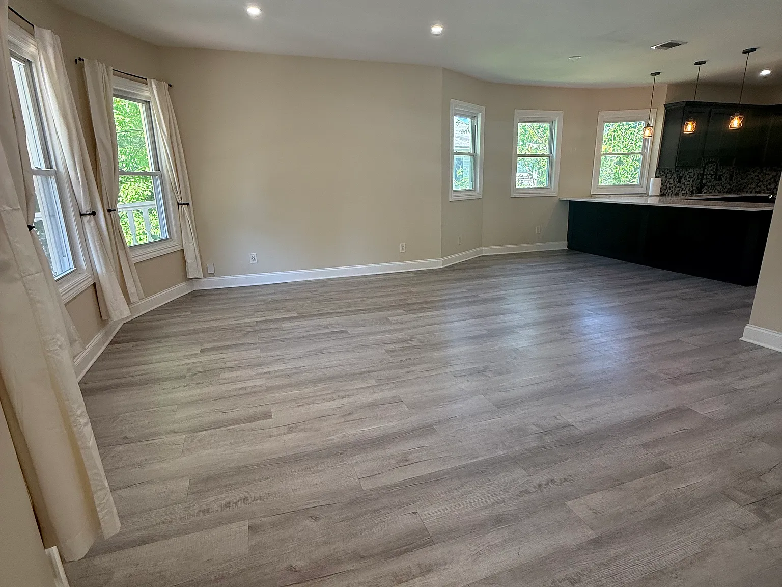 3 bed, $3,300 — Photo 3